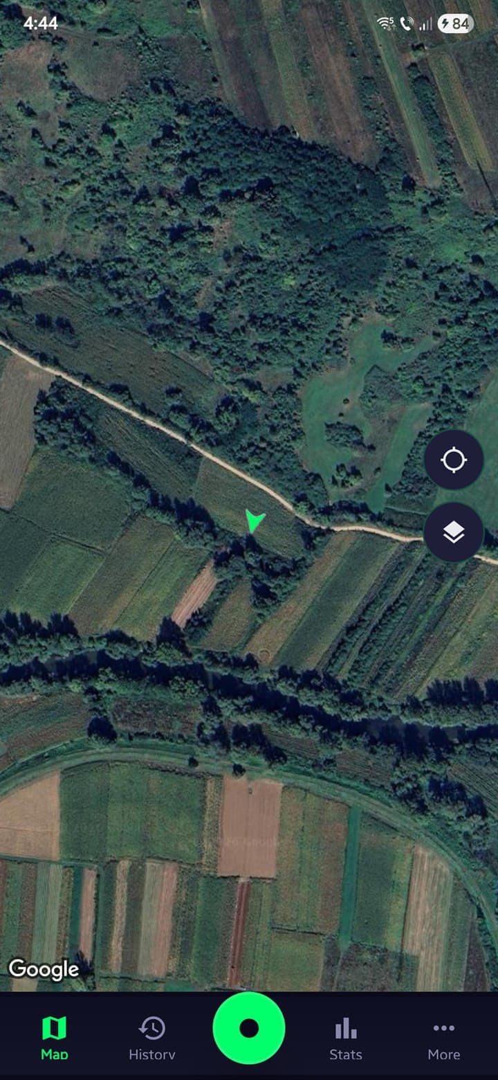 SweepTrack Pro metal detecting app showing GPS satellite map with real-time tracking